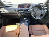UX 250h バージョンC 本革シート サンルーフ