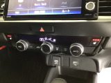 運転席/助手席シートヒーターで寒い日もすぐに温かくなり快適に過ごせます。2段階の温度調整が可能です