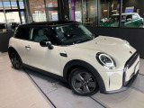 MINIは、毎日驚きと発見がある車です。いつの時代も多くの人を魅了し続けたMINIは、どのボディータイプもMINIの伝統を引き継ぎながら、時代の先端をいく装備を搭載しております。