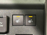 寒い日のドライブを快適にする運転席&助手席シートヒーターが付いてます。アクセサリーソケット(12V/120W)も装備されています。
