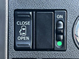 【パワースライドドア】スマートキーや運転席のスイッチでスライドドアの開閉が可能♪電動だから力を入れてドアを開ける必要が無く、小さいお子様でも、重い荷物を持っている時もラクに開け閉めできます♪