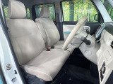 運転席シート廻りは使用感も少なく、良好な状態となっています。丁寧に使われていたことがよくわかりますね。