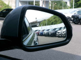 車線変更の注意表示も装備しておりますので安心してドライビングを楽しむことができます!