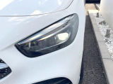 ●LEDヘッドライト:夜間走行時も良好な視界を確保し安心して運転できる高輝度LEDヘッドライトを装備!点灯速度が早く、消費電力も抑えられています。