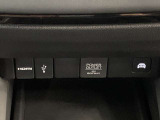 USBも完備しており長距離でも安心です!スマートフォンやタブレット等の充電が可能なUSBポート付きです。好きな音楽も一緒に連れ出せますよね。