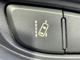 【レーントレーシングアシスト(LTA)】レーダークルーズコントロール使用時に、車線の中央を走るように支援したりお知らせしたりして、車線逸脱を防ぎます!機能には限界があるためご注意ください。