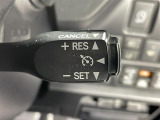 【クルーズコントロール】高速道路や自動車専用道路を走行中にドライバーが設定した速度で、アクセルペダルを踏まなくても、一定の車速で走行してくれます!