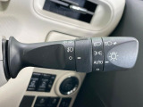 【オートライト】周りの明るさに応じて自動でヘッドライトの点灯・消灯ができる機能です!ライトの付け忘れ・消し忘れなどが無くなり、雨の日や夕方の走行も安心!トンネル通過時も便利ですね