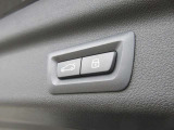 電動リアゲート装備。バンパー下でのキックオープン&クローズ機能も装備です。
