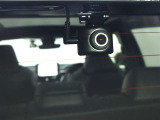 リヤ用ドライブレコーダー装備!これがあれば、相手方が危険運転をしてきた場合などでも客観的に証明でき、事故や事件の直接的な証拠の確保にも生り得ます。