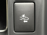 【プリクラッシュセーフティ】前方の車両等を検知し、衝突しそうな時は警報で注意を促し、ブレーキを踏む力をサポート。ブレーキを踏めなかった場合は衝突被害軽減ブレーキが作動、衝突回避をサポートします。