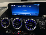 【アンビエントライト】メルセデス・ベンツの車内空間を彩ります。豊富なカラー展開で自分好みの空間に♪
