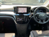 【インパネ全体 】視界もよく運転しやすいお車です。