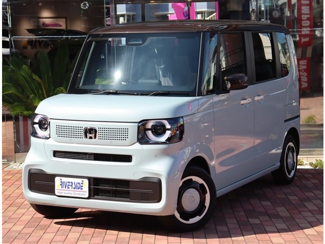 N-BOXファッションスタイル 2トーン届出済未使用車 バックカメラ付 LEDライト