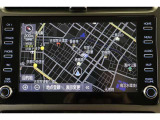 スマホやiPhoneと連携し、対応アプリをディスプレイに表示させて使うディスプレイオーディオ。使い慣れた従来のトヨタ車載ナビが利用できるTCナビキットを装着。USB・Bluetooth対応です。