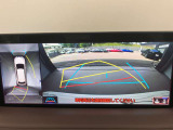 【パノラミックビューモニター】専用のカメラにより、上から見下ろしたような視点で360度クルマの周囲を確認することができます☆死角部分も確認しやすく、狭い場所での切り返しや駐車もスムーズに行えます。