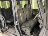 乗降がしやすい運転席。高さが調節できて小柄な方でもベストポジションをとることができます。