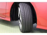 タイヤサイズ 215/45R17。
