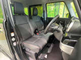 運転席シート廻りは使用感も少なく、良好な状態となっています。丁寧に使われていたことがよくわかりますね。