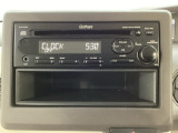 純正CDチューナーにはAUX入力端子がついてますので外部入力から音楽などを楽しめます。その下には1DIN分の小物入れがついています。CDケースなどを入れるのに便利です。