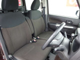 【運転席】最適なドライビングポジションで操作性を向上!長時間運転の疲れを軽減します。