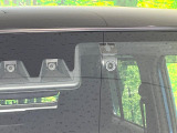 【スマートアシスト】走行中に前方の車両等を認識し、衝突しそうな時は警報とブレーキで衝突回避と被害軽減をアシスト。より安全にドライブをお楽しみいただけます。
