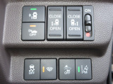 レーザーを照射しカメラで前走車等を検知し衝突の回避・軽減を図るホンダセンシングとVSA(車両挙動安定化制御システム)走る・曲がる・止まるの全領域で安定性を確保するためのシステム装備。安心ですね!
