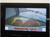 バックガイドモニターで、後方を確認しながら安心して駐車することができます。運転初心者も熟練者も必須の機能ですよ!