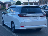 雨の日は中古車は選びにくいですよね。でも当店なら安心です。電話予約を頂ければ屋根下へ移動させて頂きます。雨でもじっくりご検討いただけます。