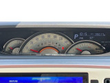 センターメーターを採用しております^^視線の移動が少なく、より安全な運転ができますね!