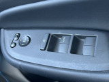 運転席窓操作部スイッチの画像です。