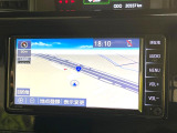 【純正ナビ】人気の純正ナビを装備しております。ナビの使いやすさはもちろん、オーディオ機能も充実!キャンプや旅行はもちろん、通勤や買い物など普段のドライブも楽しくなるはず♪