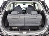 テールゲートを開ければ高さと幅のあるラゲッジスペースが姿を現します。床も低く荷物の積み下ろしも楽々です。ます。