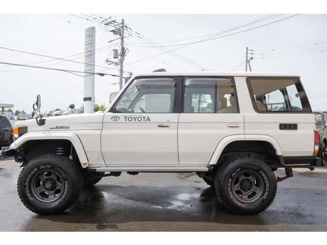 トヨタ ランドクルーザー70 4.2 ZX ディーゼル 4WD /本州関東