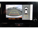全周囲モニター付で、車庫入れも駐車もラクラクです。