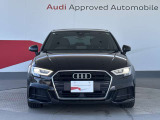 Audiの象徴であるシングルフレームグリルをよりワイドで低くシャープなデザインとすることでワイド&ローのフォルムを協調しています。
