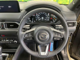 【アドバンスドスマートシティブレーキサポート】前方の車両と歩行者を認識。衝突の危険が高いと判断した場合に警報や緊急ブレーキで衝突回避や衝突時の被害を軽減。前後の踏み間違いによる誤発進も抑制します。