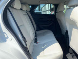 エンジンルームも綺麗に洗浄してから納車致します。普段あまり見ることが無い箇所だからこそ綺麗だと感動しますよね(*´▽`*)