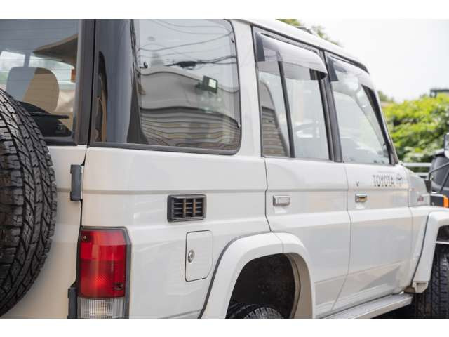 トヨタ ランドクルーザー70 4.2 ZX ディーゼル 4WD /本州関東