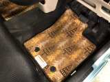 嬉しい純正フロアマット付き♪ 状態も良好です(^^♪