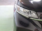 LEDヘッドライトは、点灯の瞬間から最大光量を発揮し、突然暗くなるトンネルなどでの安定感を高めます。