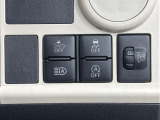 【スマートアシスト】走行中に前方の車両等を認識し、衝突しそうな時は警報とブレーキで衝突回避と被害軽減をアシスト。より安全にドライブをお楽しみいただけます。
