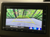 【バックカメラ】駐車時に後方がリアルタイム映像で確認できます。大型商業施設や立体駐車場での駐車時や、夜間のバック時に大活躍!運転スキルに関わらず、今や必須となった装備のひとつです!