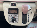 インパネにシフトレバーがございます^^空間を広く使うことができ、ハンドルにも近いため操作性にも優れています☆