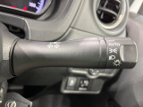 【オートライト】周りの明るさに応じて自動でヘッドライトの点灯・消灯ができる機能です!ライトの付け忘れ・消し忘れなどが無くなり、雨の日や夕方の走行も安心!トンネル通過時も便利ですね♪