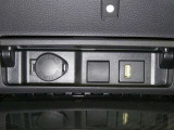 【充電用USB端子】デバイスの充電に便利です。※実際の接続端子は写真で確認or店舗までご気軽にお問合せください♪