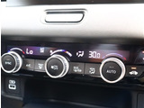 入庫時・販売時・納車前に、弊社基準の68項目に及ぶ点検整備を実施しております。