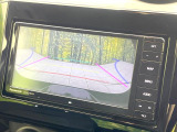 【バックカメラ】駐車時に後方がリアルタイム映像で確認できます。大型商業施設や立体駐車場での駐車時や、夜間のバック時に大活躍!運転スキルに関わらず、今や必須となった装備のひとつです!