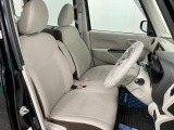 【フロントシート】さまざまな体格の方が快適に運転ができるよう配慮したシートになっております。