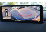 全周囲モニター付で、車庫入れも駐車もラクラクです。